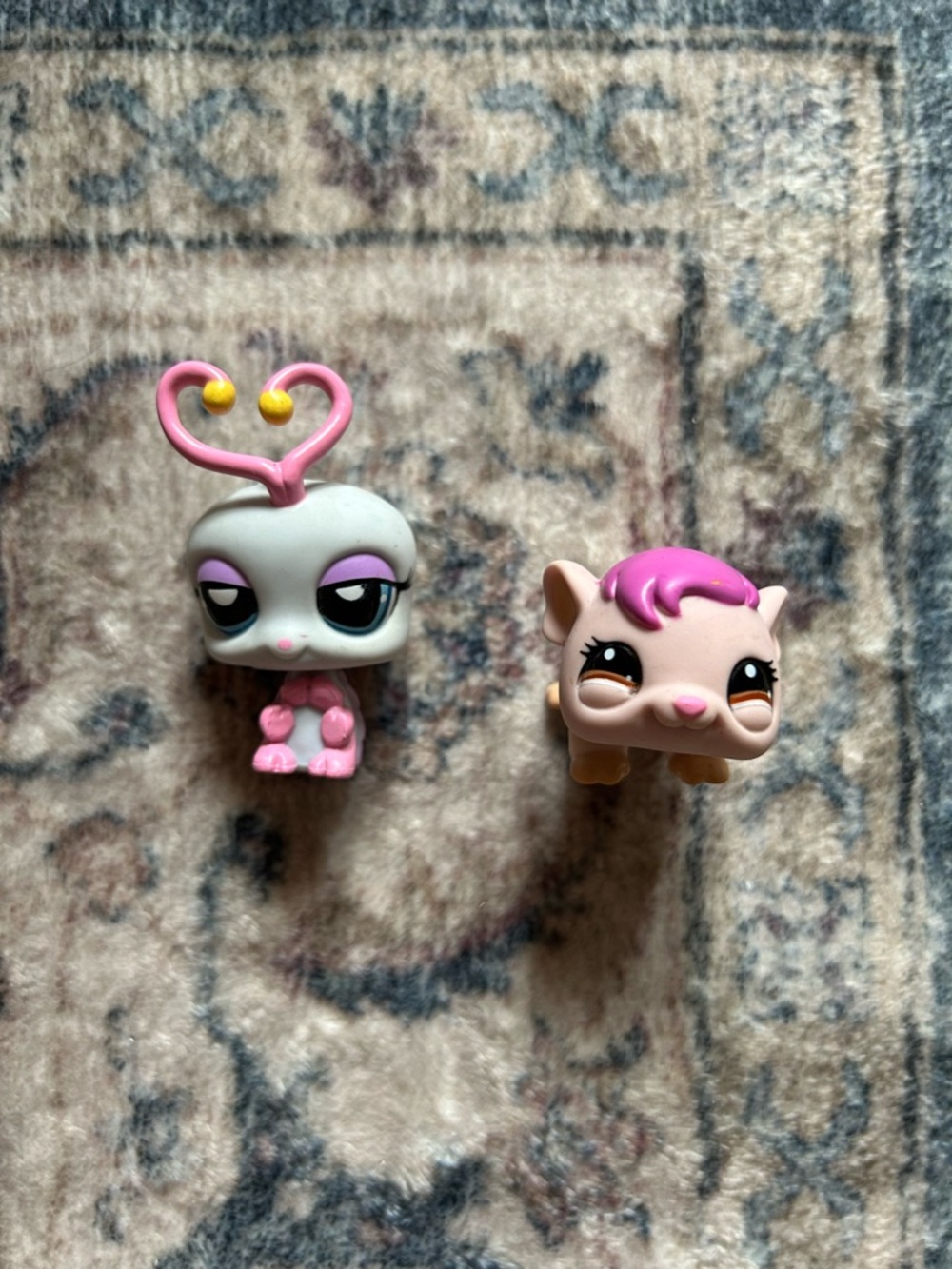 LPS Littlest Pet Shop Purple Lovebug #1405 & Pink Guinea Pig #1406